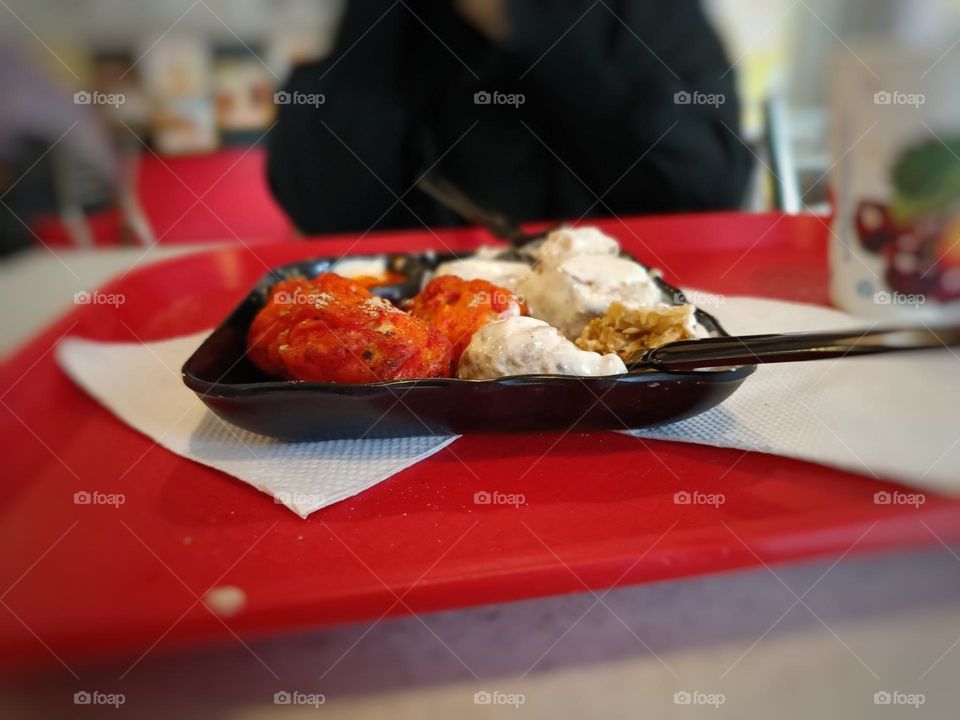 that plate of food looks amazing.