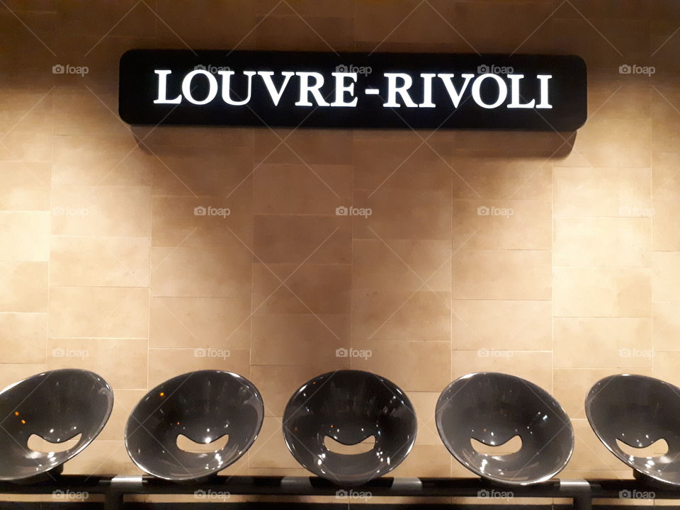 Louvre-rivoli station