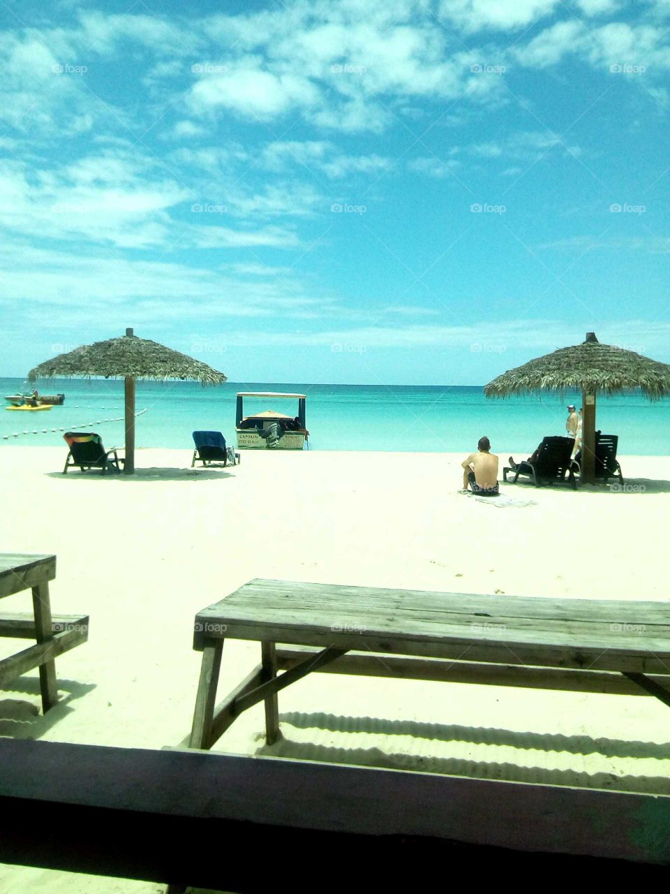 this  one of the best beaches in the world.come one an all an enjoy your self on this beach.