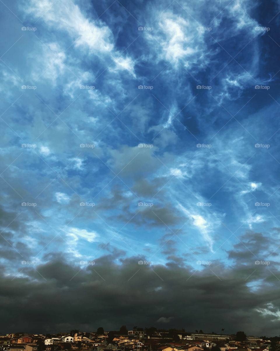 Acho que vem vindo uma frente fria por aí…
Não gostei da cor dessas nuvens!
📸
#FOTOGRAFIAéNOSSOhobby
#clouds #paisagem #entardecer #inspiration #natureza 