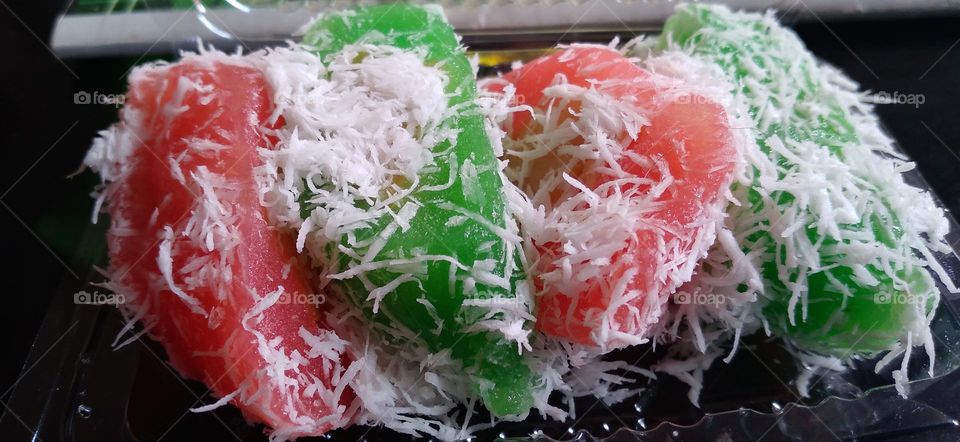 Mata Roda is a traditional snack. These snacks are classified as wet cakes.