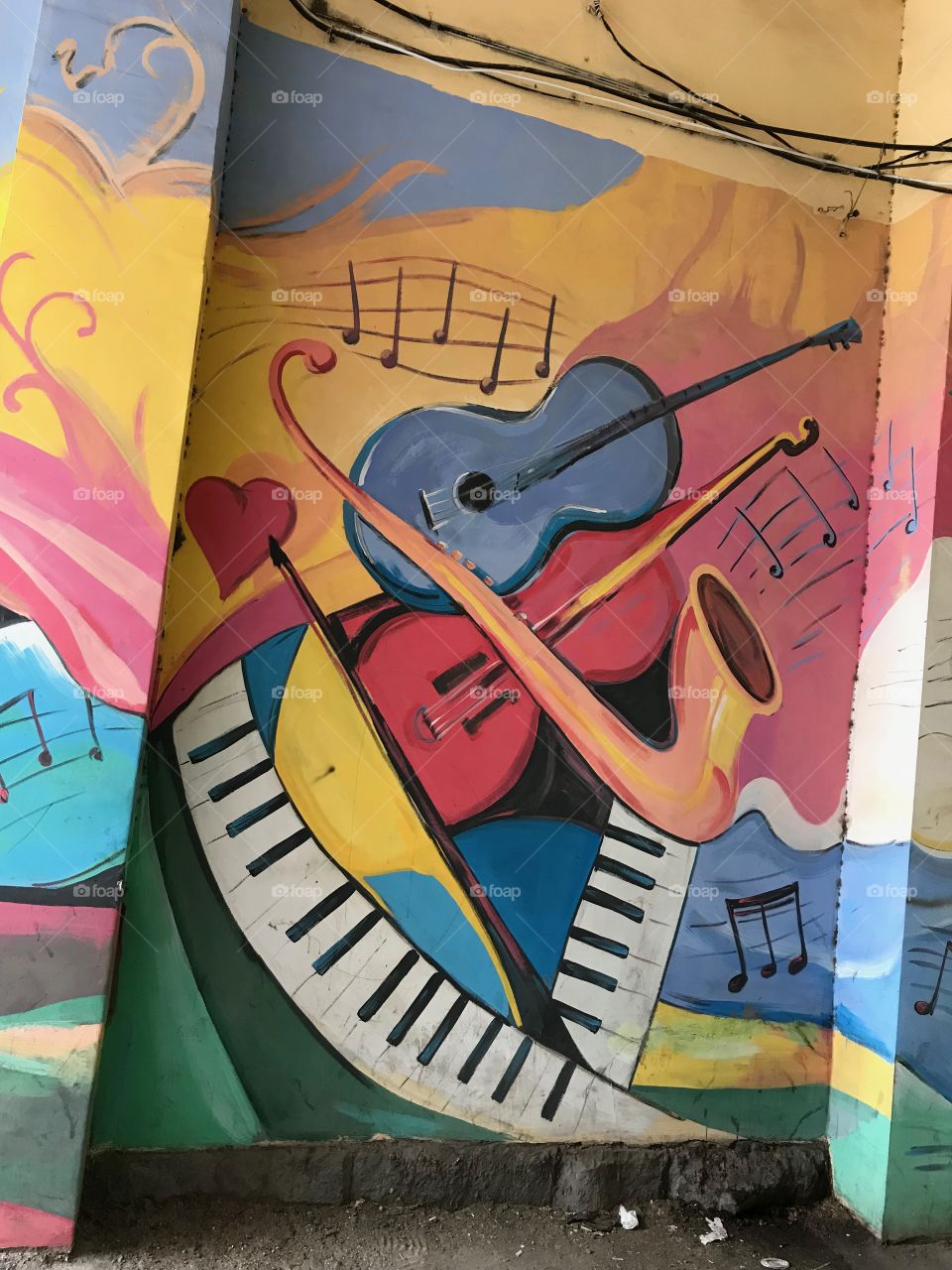 Graffiti with musical instruments