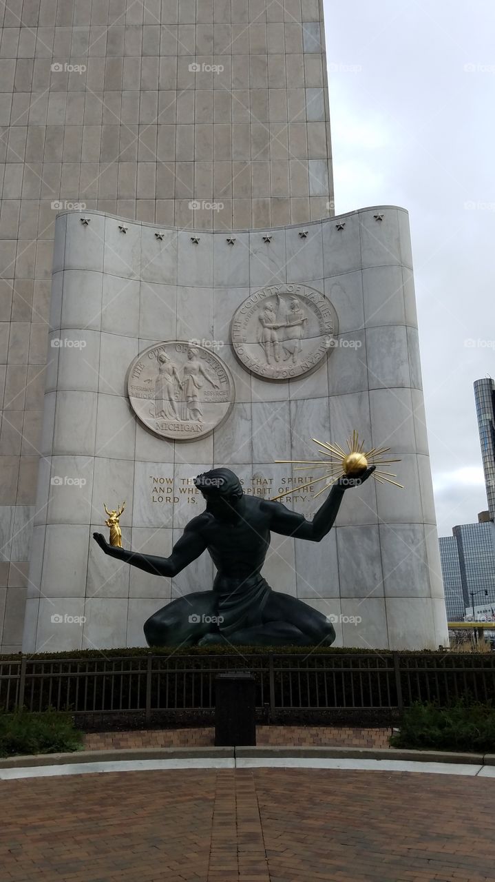 spirit of Detroit statue