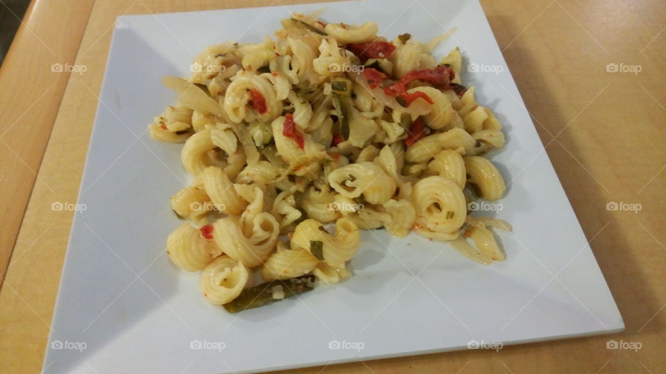 vegetarian pasta dish with zucchini