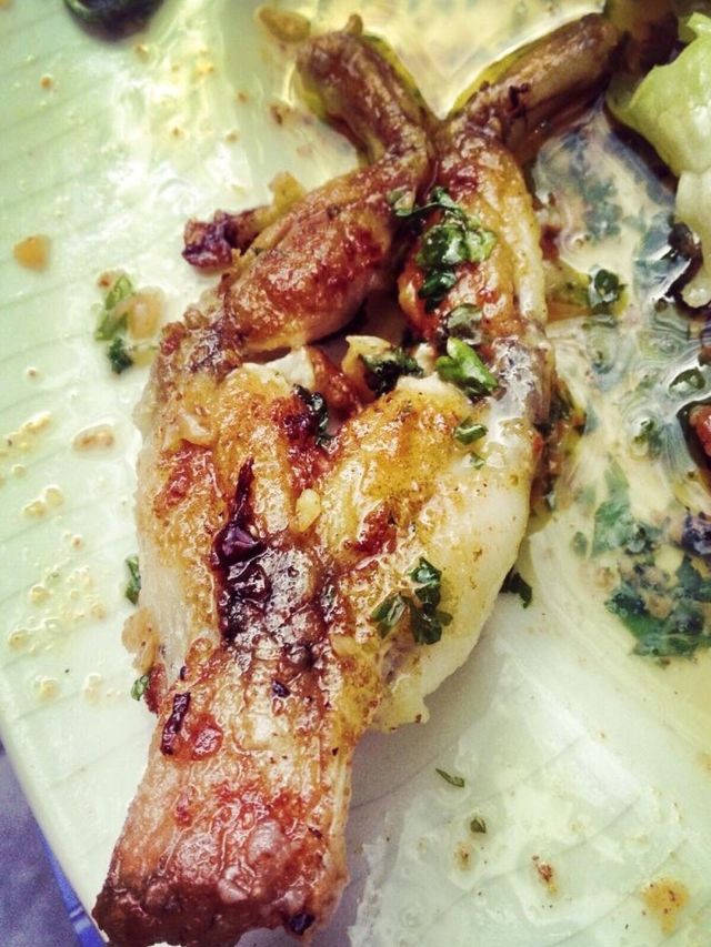 Frogs legs in Garlic sauce 