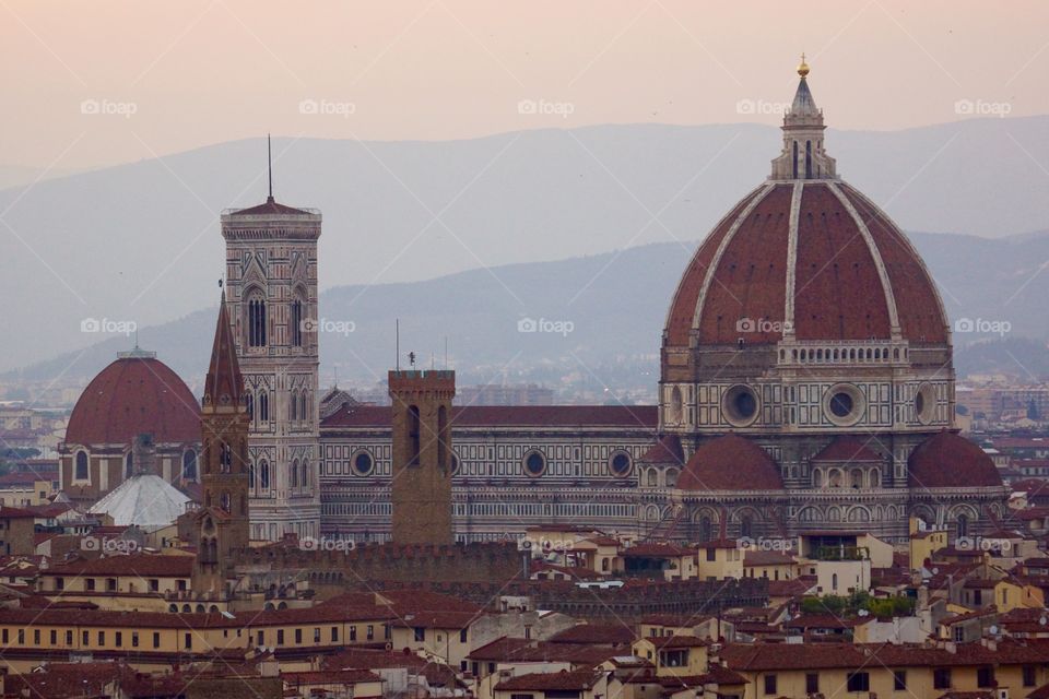 Cathédrale de Florence aux dernières lueurs d'été (Toscane, Italie)