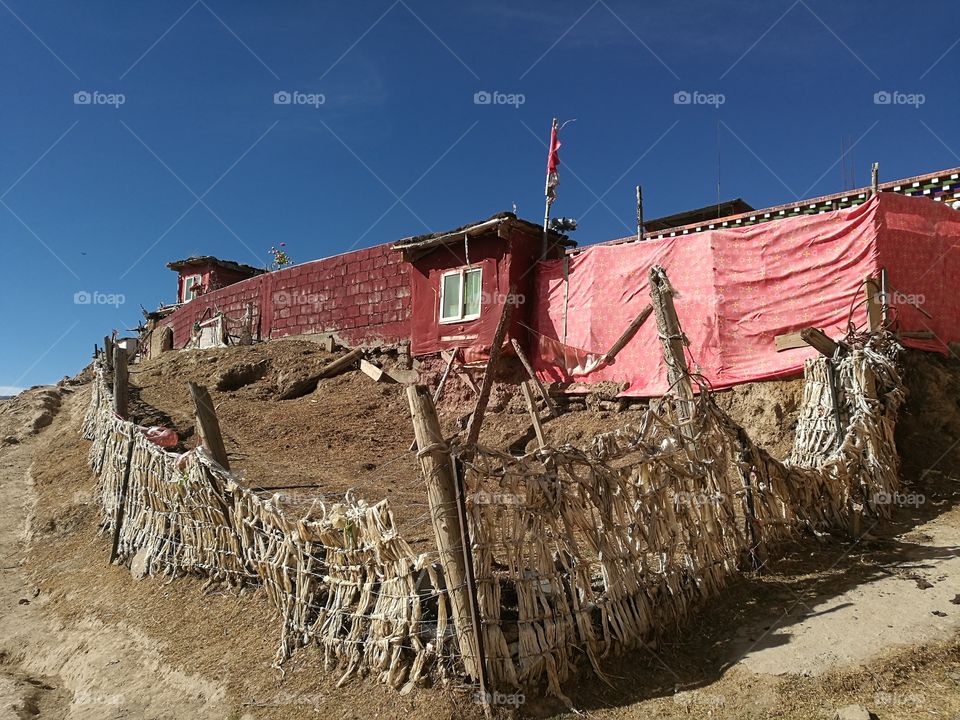 Yaqing Tibetan Buddhist Monastery for Nuns

Buddhism School and Monastery in Ganzi, Sichuan Province, China