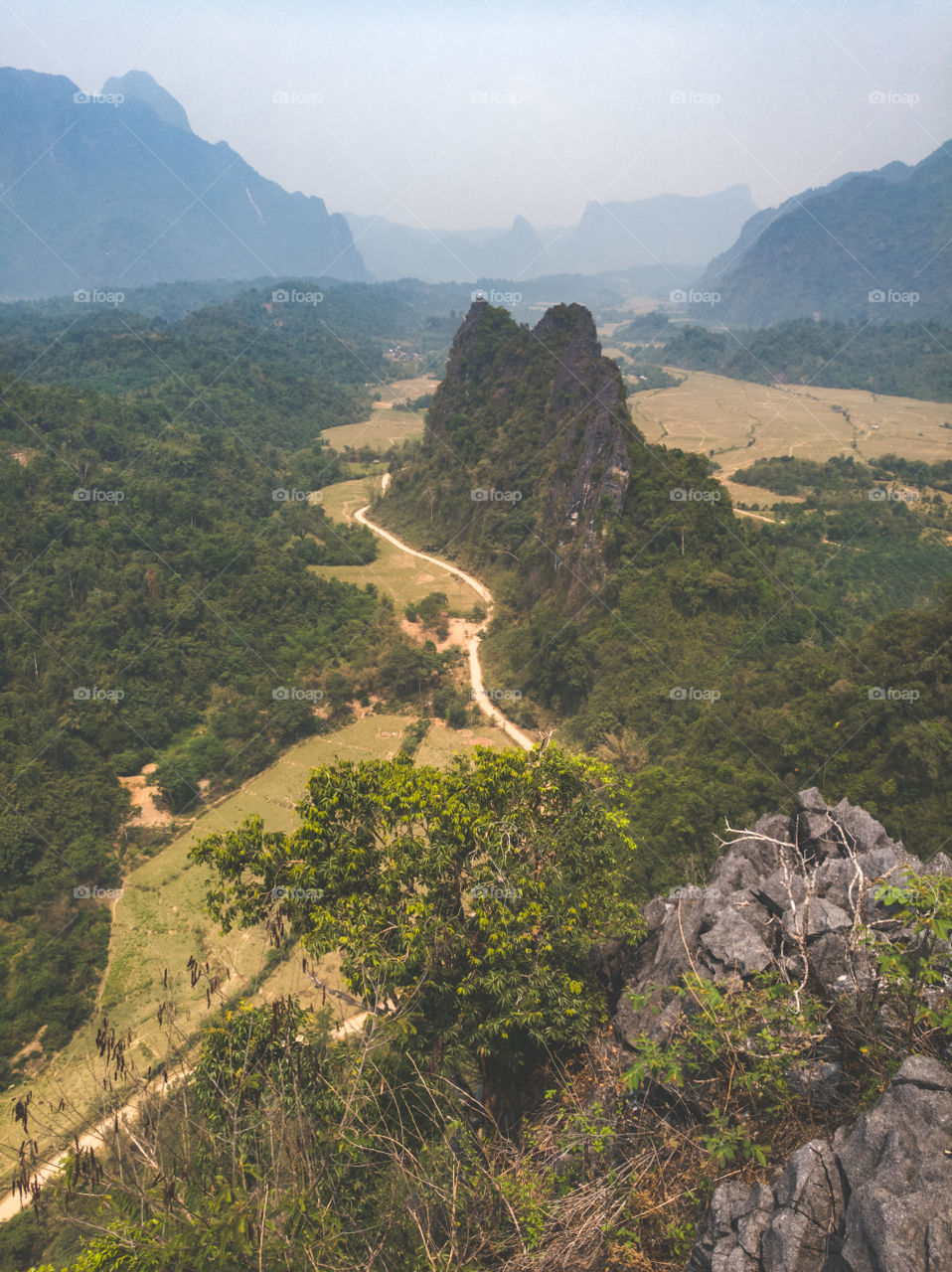 Vang Vieng, an amazing place in the hearth of Laos. lot of fun and natural attractions