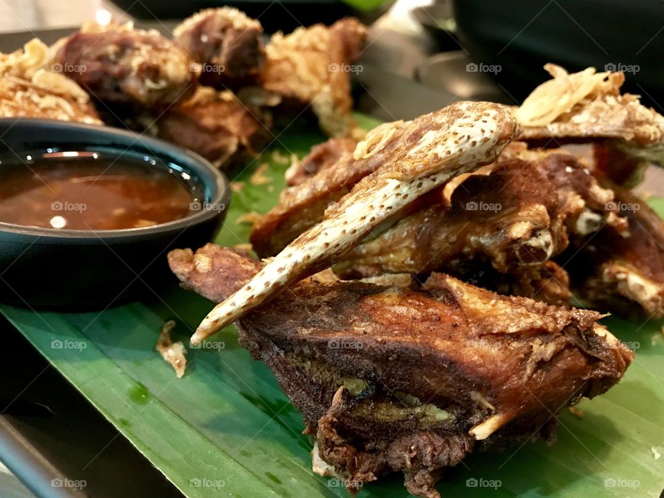 Chicken with fish sauce fried