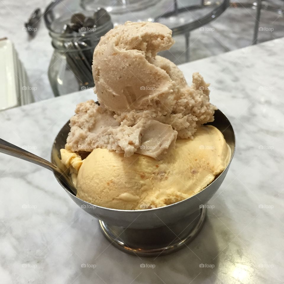 Cookies speculoos and salted caramel gelato 