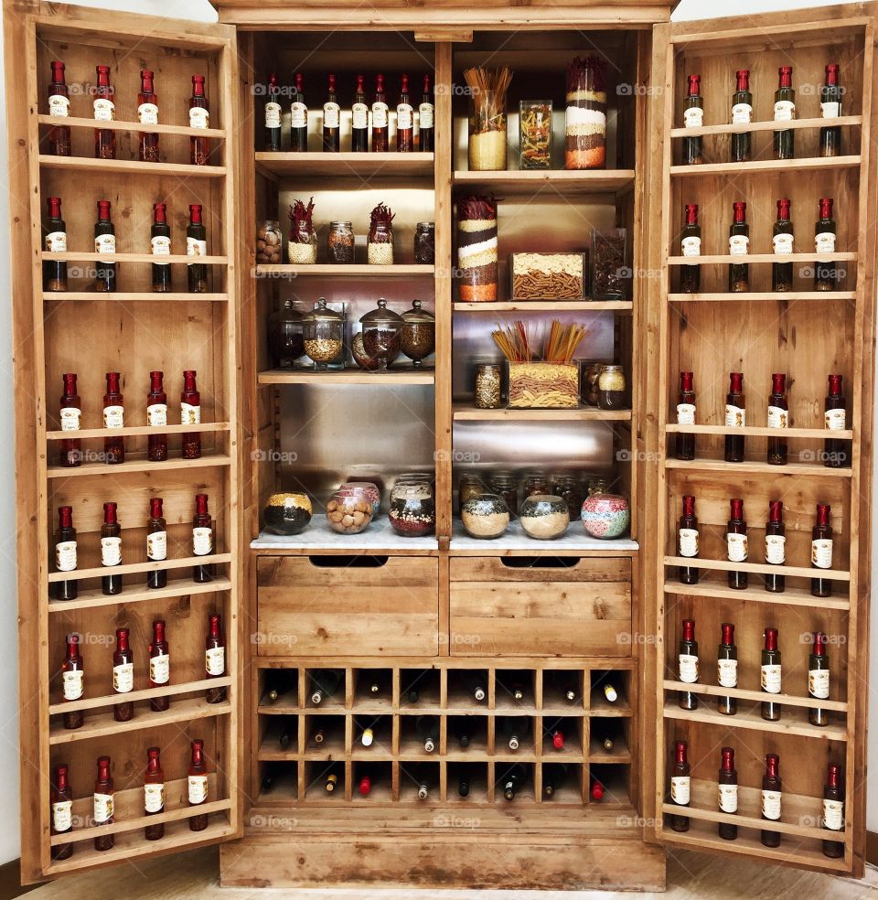 Wine cabinet