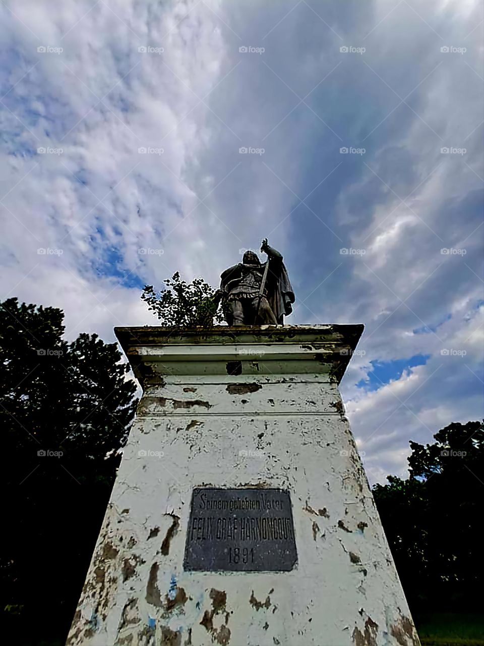 a monument in my way