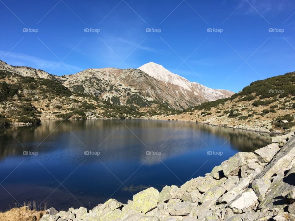 Mountain lake 
