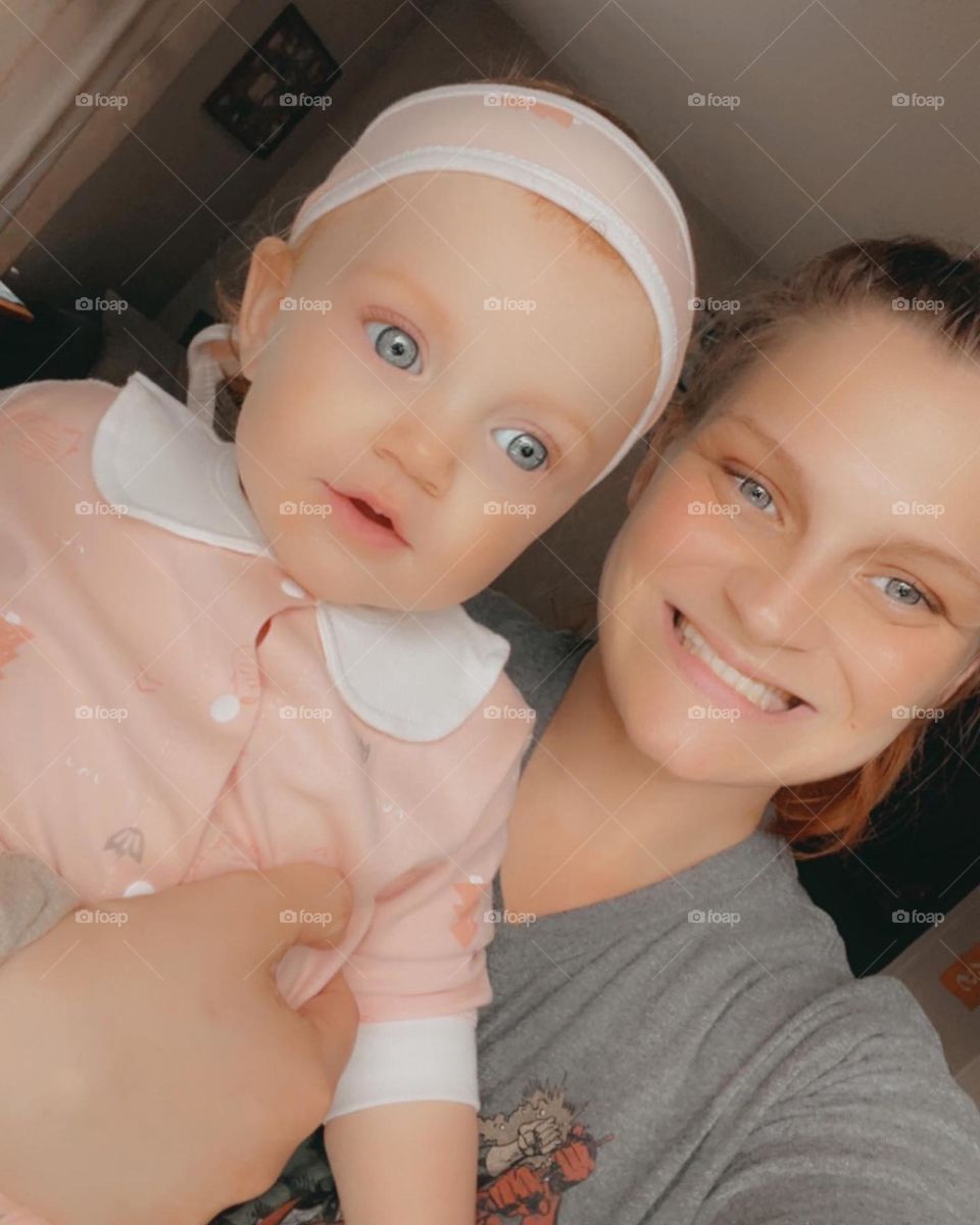 Miss Everily being ever so curious to what’s behind the camera. 