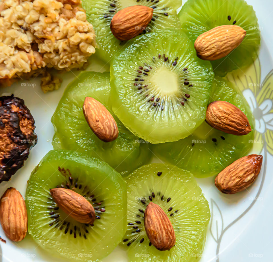 Sliced kiwi