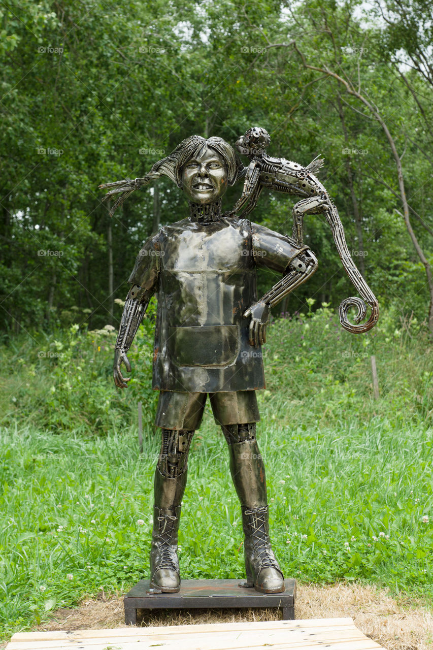 Metal sculpture