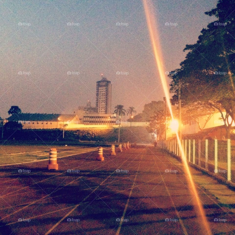 Pista de Atletismo do Complexo Esportivo Nicolino de Lucca, o “Bolão”, em Jundiaí, num amanhecer qualquer de dias atrás. 