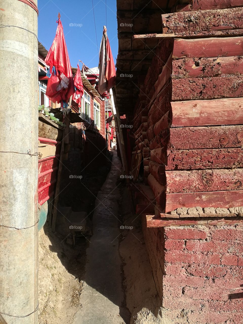 Se Da Buddhist Monastery and School in Sichuan Province, China.
Se Da is currently the largest Tibetan Buddhist school in the world and not open to westerners.