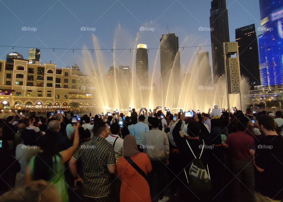 Crowd at Dubai Fountains