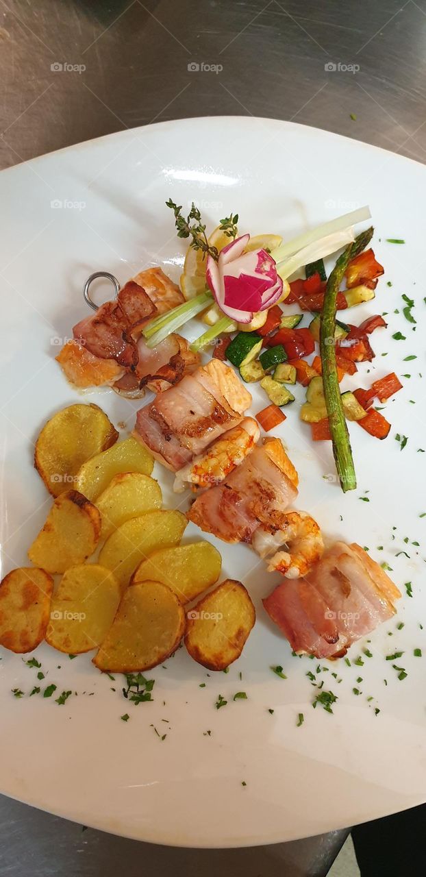 Brocheta de Salmon con Beicon