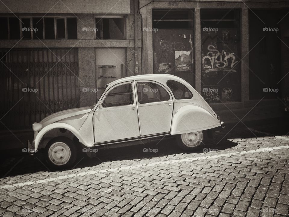 Vintage car. Citroën 2CV