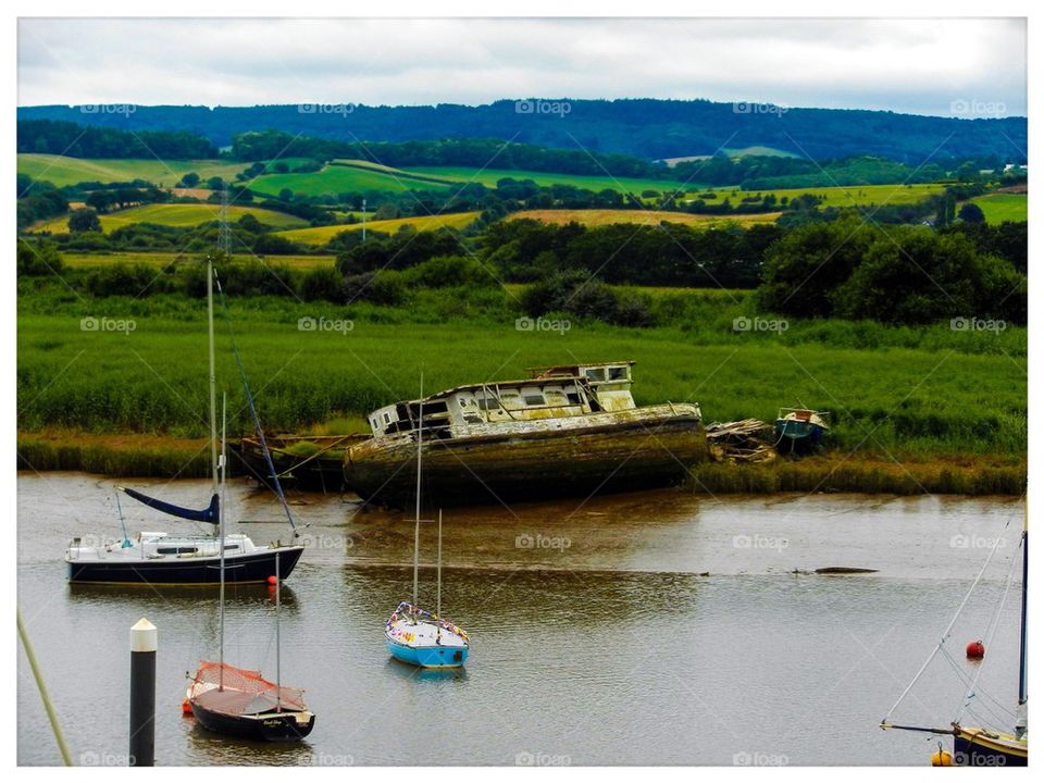 Boat wreck