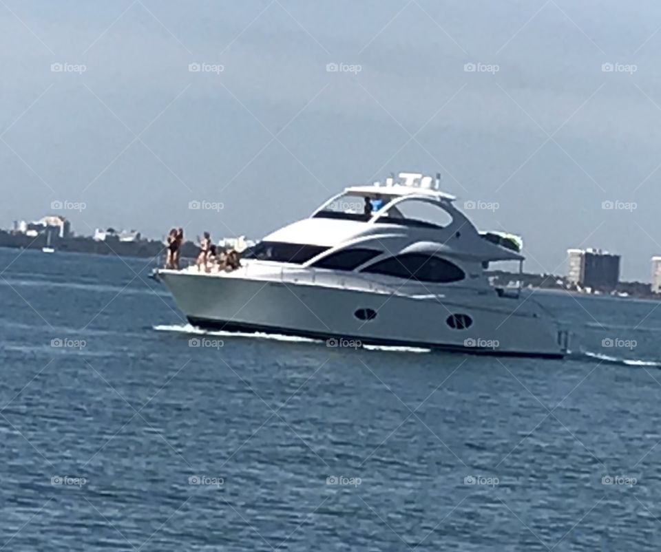 Yacht in Miami perfect day 