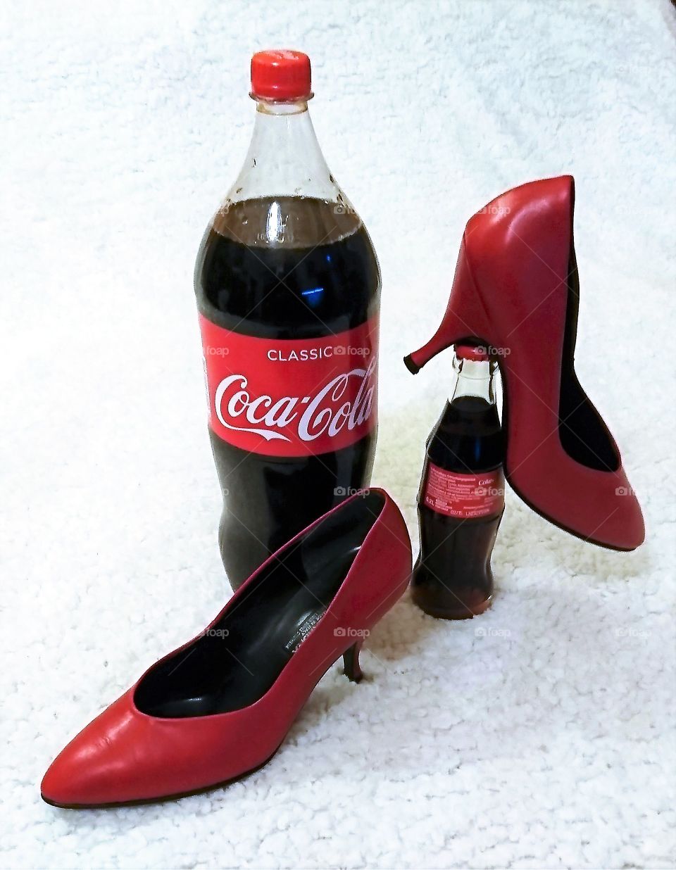 Coca Cola и красные туфли