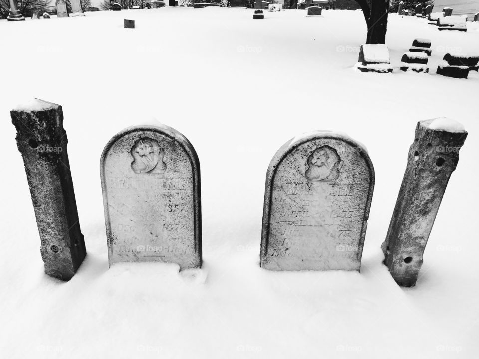 spooky grave cemetery Poe Edgar Allan death morn sad long lost love Lenore