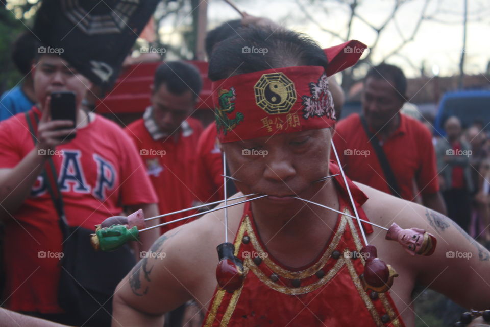 a man whos be medium in action