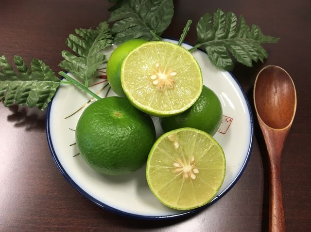 Lemon on the plate