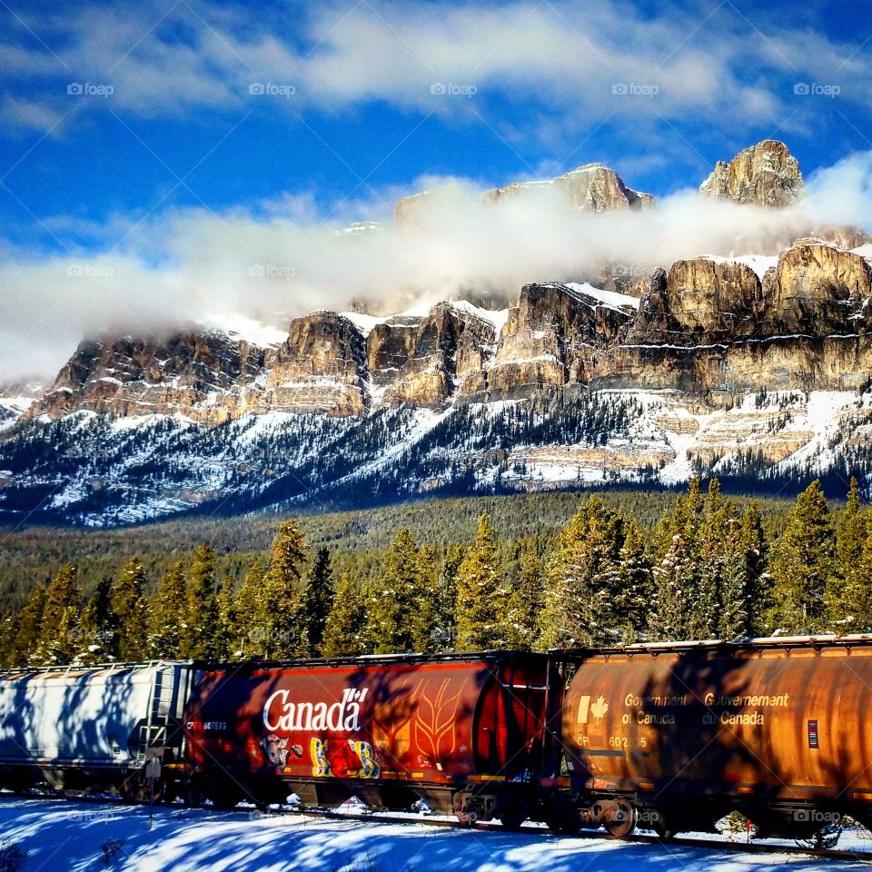 trains and Castle mountain in banff