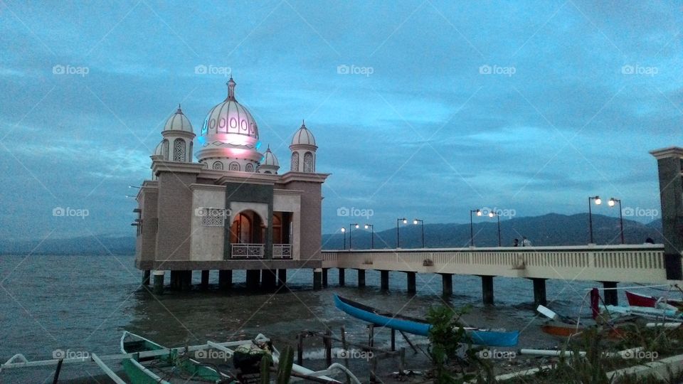 floating mosque, a favorite of the city's Palu community, Central Celebes, Indonesian