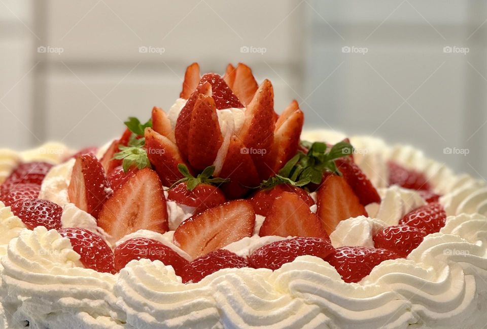 Strawberry cake 