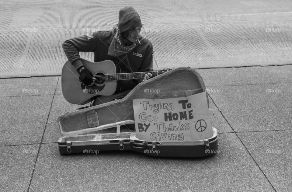 Street performer , Michigan Ave in Chicago .