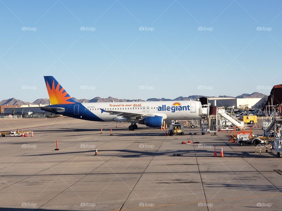allegiant air plane