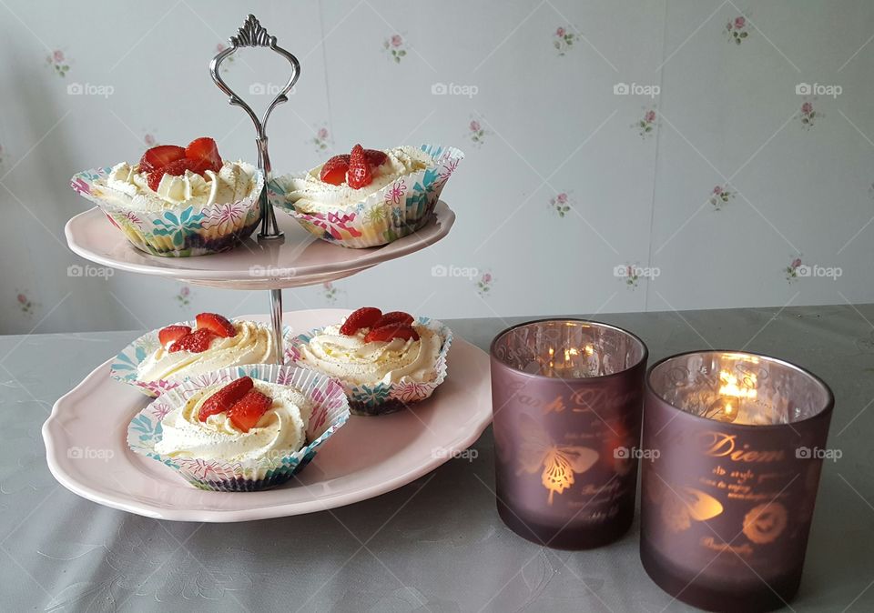 cup cake with strawberry