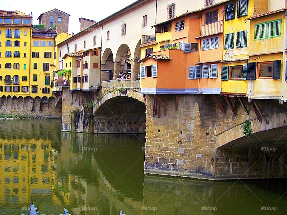 Pointe vecchio bridge over the Arno river in Florence Italy 