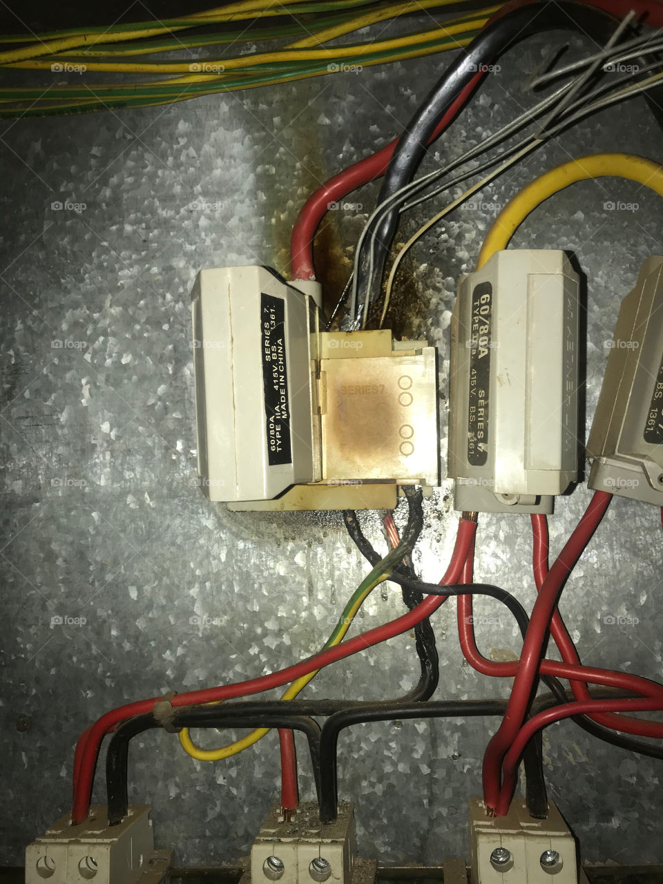 loose connection of electricity