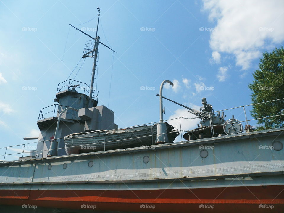 The cruiser "Zheleznyakov" on the Rybalsky peninsula in the city of Kiev