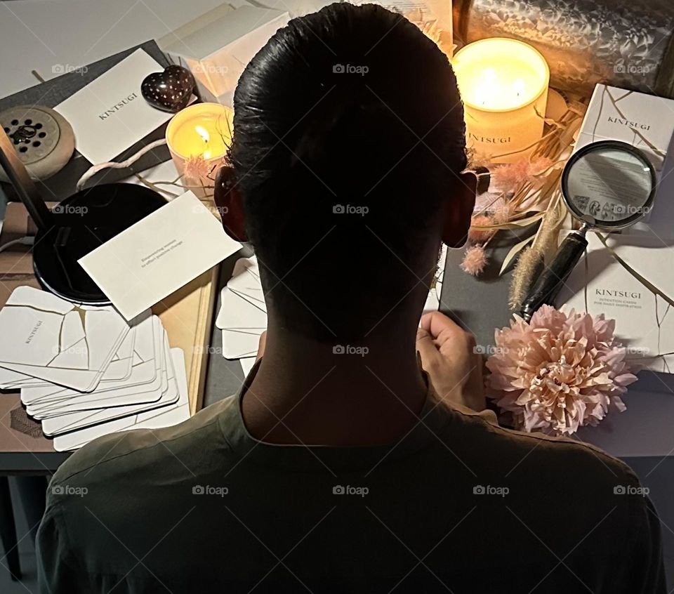 Motivational Quotes in a very reflective way! Photo from behind