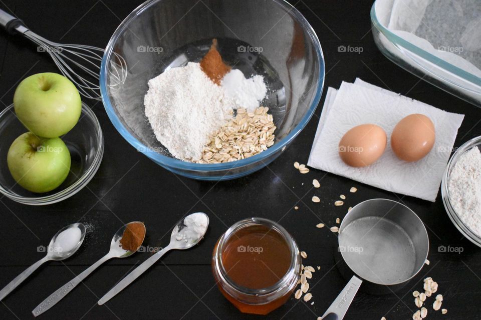 Healthy Apple, Oatmeal, Honey and Cinnamon Squares