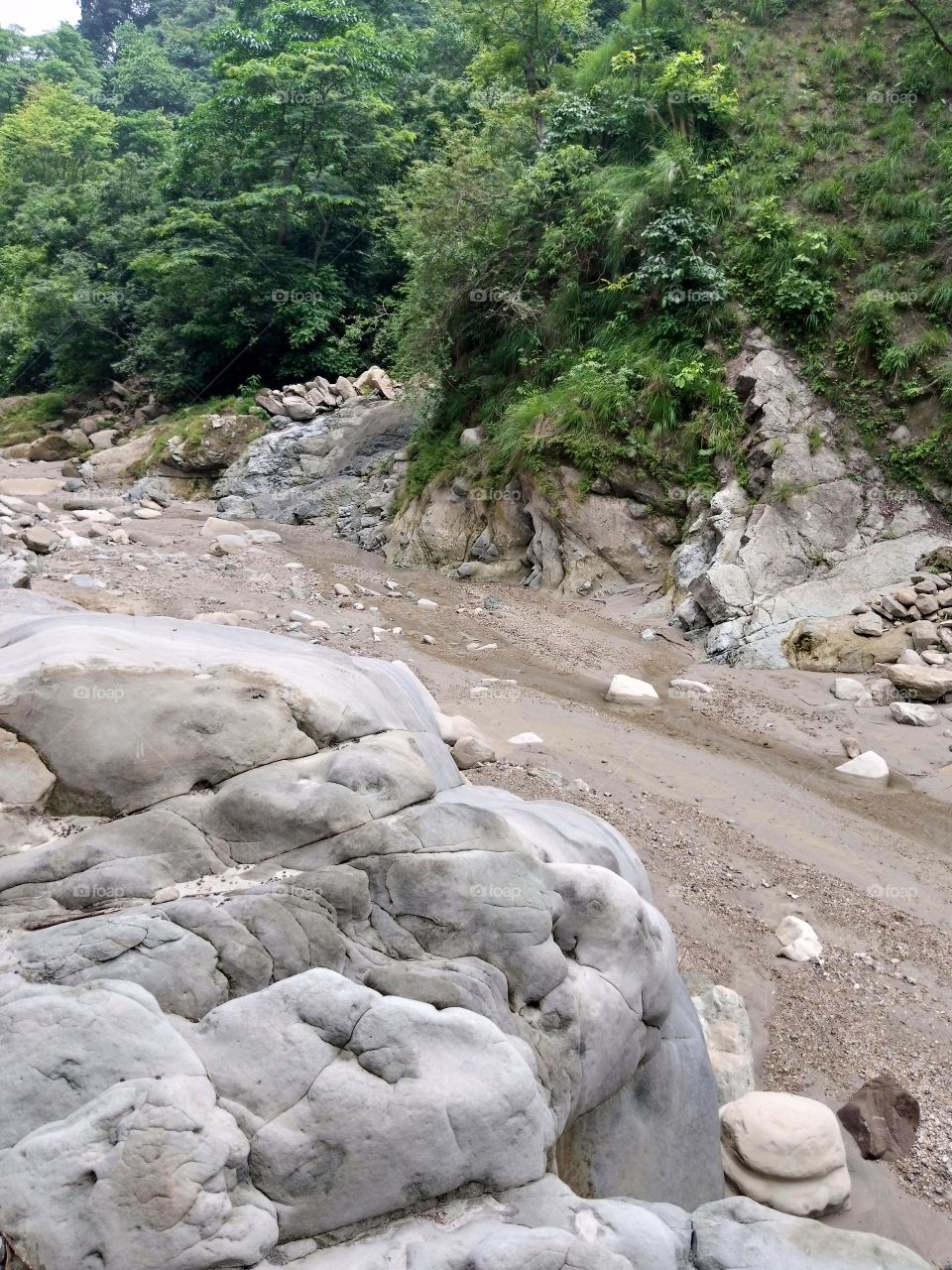 very large size stones