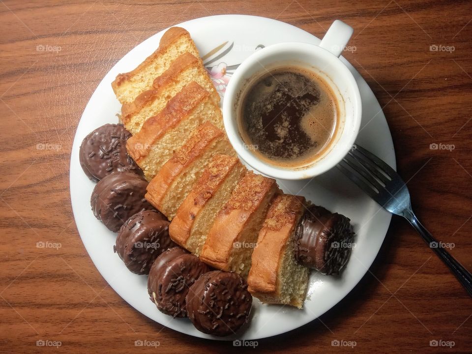 coffee break cake & chocolates