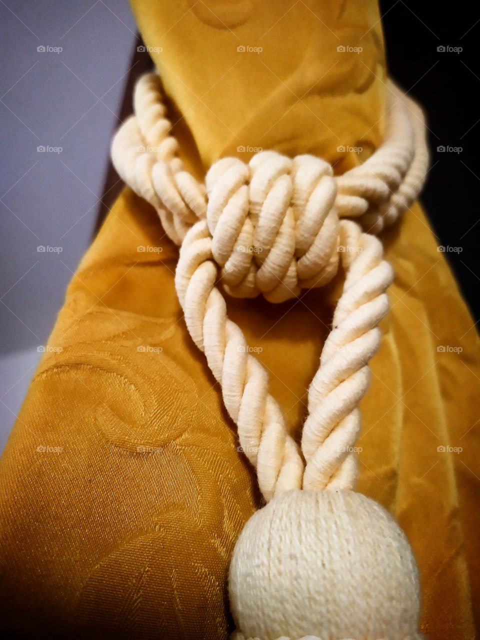 A rope that is tied in the shape of a heart