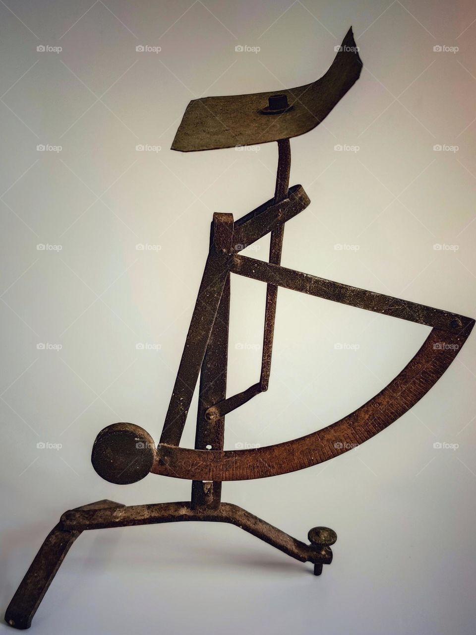 A vintage mechanical weighing scale.