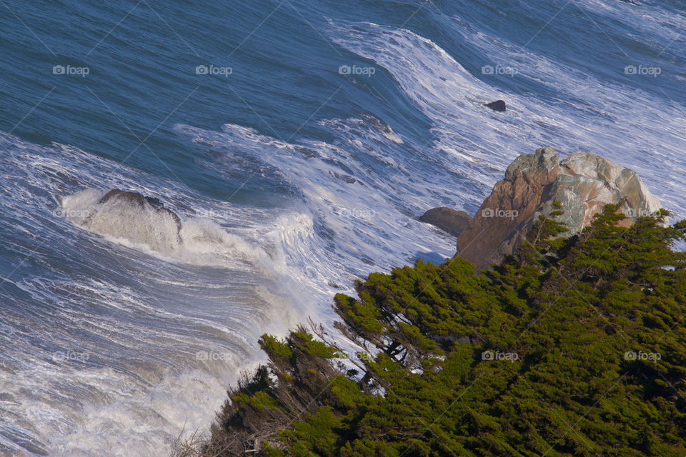 ROCK CLIFFS COSTAL BEACH IN SAN FRANCISCO