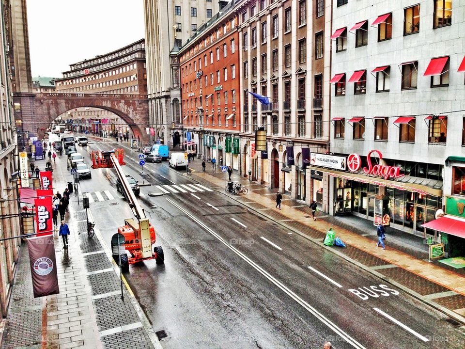 rainy kungsgatan stockholm