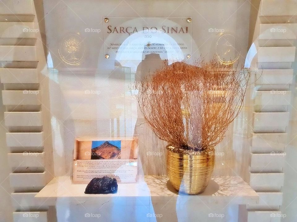 element linear symbol altar decoration famous people king covenant culture jesus worship tradition tourist israeli sacrifice nature menorah temple mount old city destination wall tabernacle biblical gold stone golden archeology israel history temple