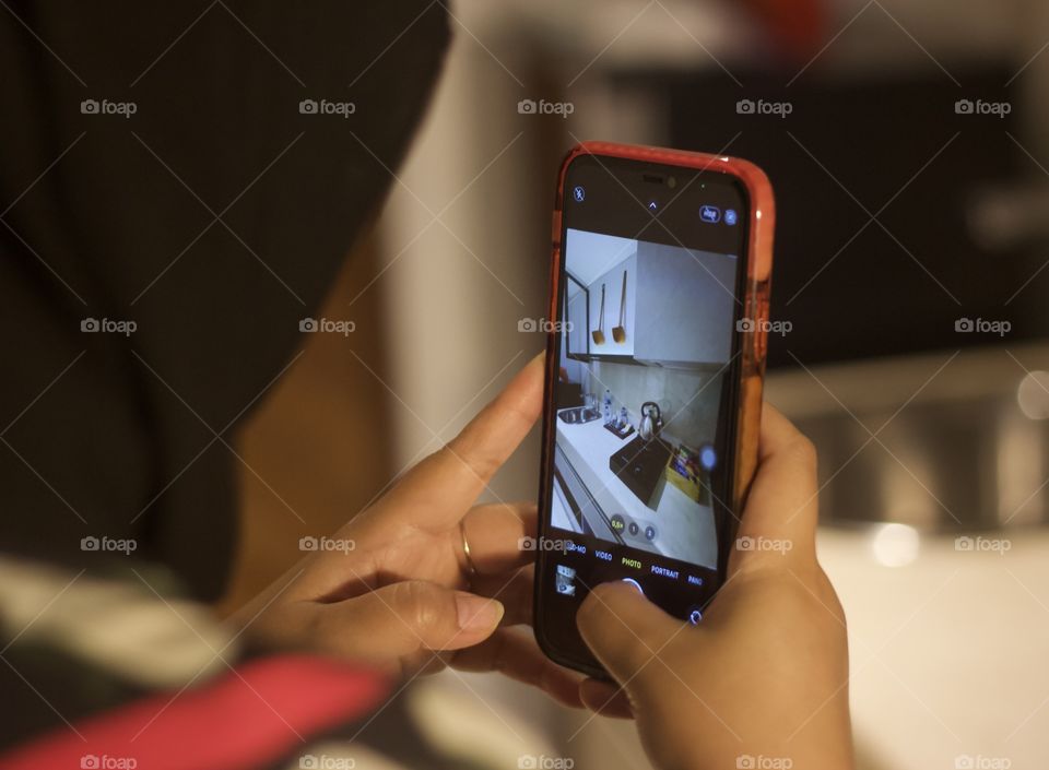 Take photo with mobile phone